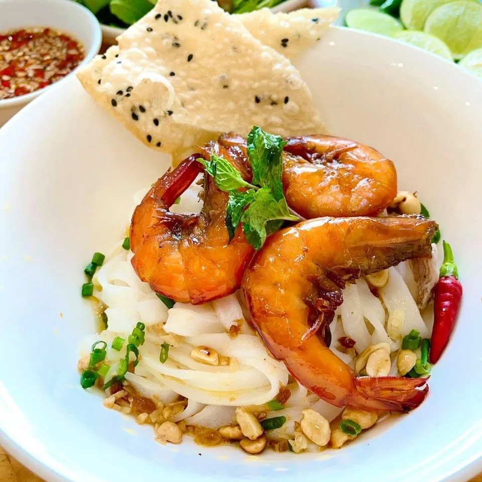 Tô mì quảng tôm tại quán Mì Quảng Ngon 48